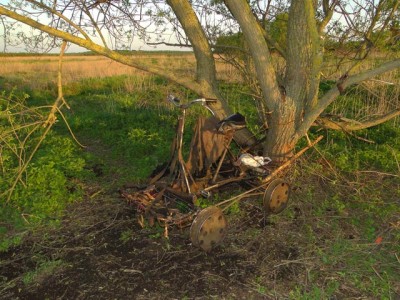 обнаружен вот такой агрегат для перемещения по узкоколейке