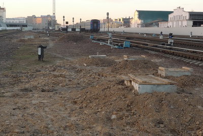 Товарный двор. Возле забора ГВСЗ ничего неустановлено.