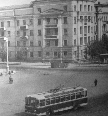 1960-е годы. Нынешняя площадь Калинина..jpg